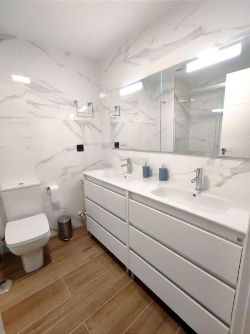 Vivienda Alameda De Santiago Apartment Santiago de Compostela Ngoại thất bức ảnh
